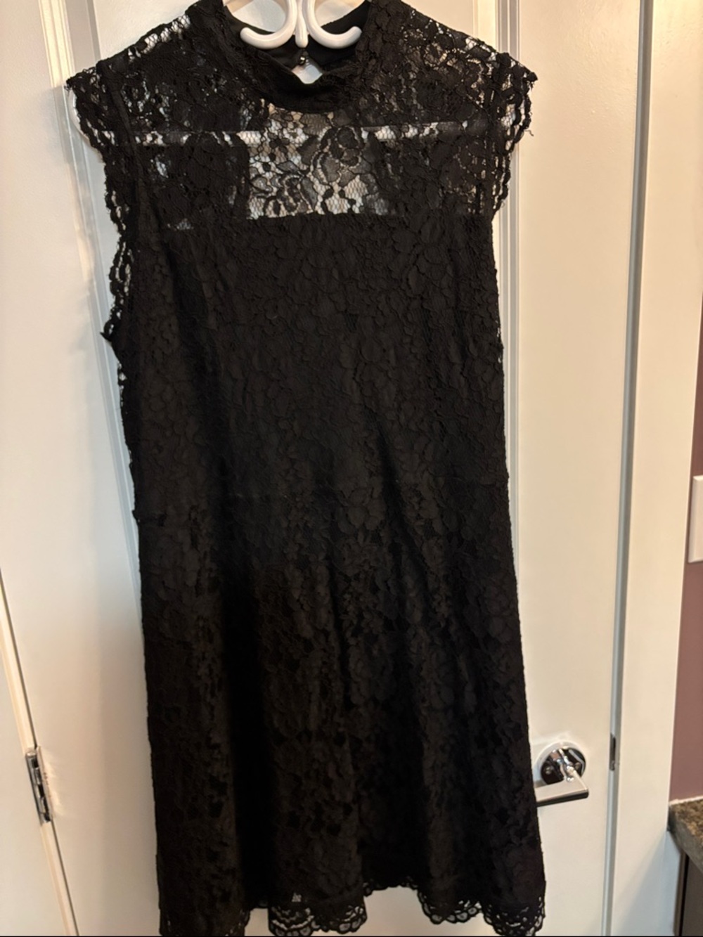 Reitmans Black Lace Sleeveless Shift Dress
